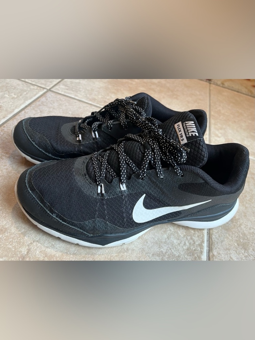 Nike Flex TR5 Black White Training Sneakers Womens Size 9